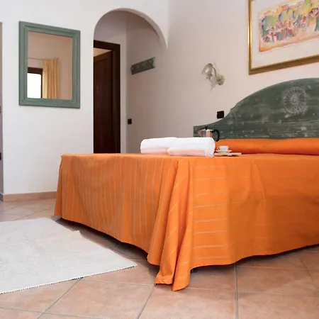 Idyllic Cala Viola Sleeps 2 شقة